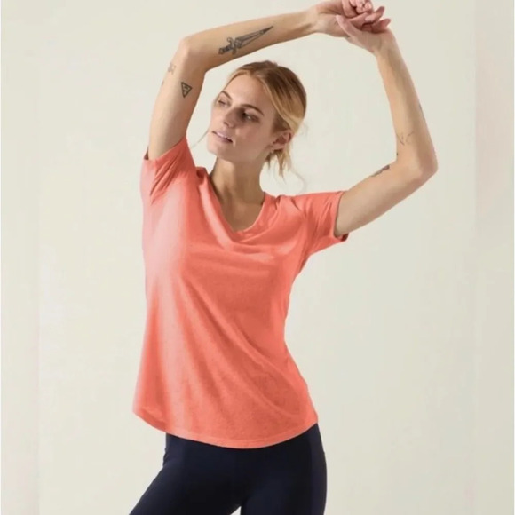 Athleta Women's Breezy Scoop V-Neck Tee Coral Size Medium Relaxed Fit Top - Picture 1 of 9